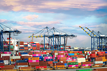 В первом квартале 2024 года стабильно росли контейнерный и грузовой обороты в китайских портах