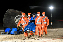 Трое китайских космонавтов вернулись на Землю