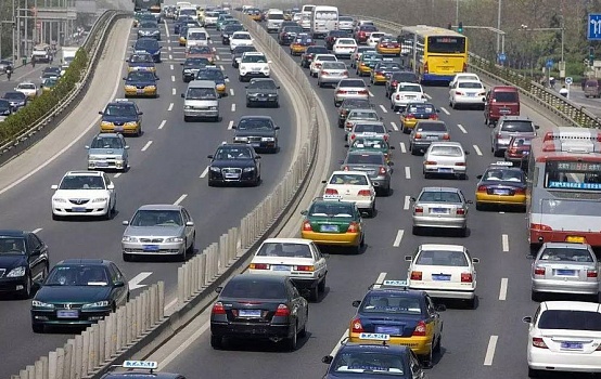 Beijing introduces restrictions on cars with non-Beijing licenses driving