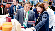 Казахстанские продукты на CIIE в Шанхае привлекают интерес китайских покупателей