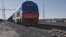 В Китае проэкспериментировали впервые в мире групповой проезд поездов на 35 тыс. тонн В Китае проэкспериментировали впервые в мире групповой проезд поездов на 35 тыс. тонн