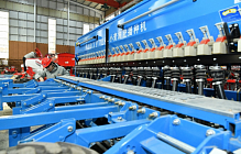 В китайской деревне ускоренно собирают сельхозтехнику для весеннего сева