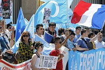Chinese police require provision of personal information from Uighurs living in France