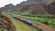 Казахстан увеличивает поставки в Китай по железной дороге: актуальные цифры