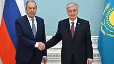 Президент Казахстана встретился с Сергеем Лавровым в Астане